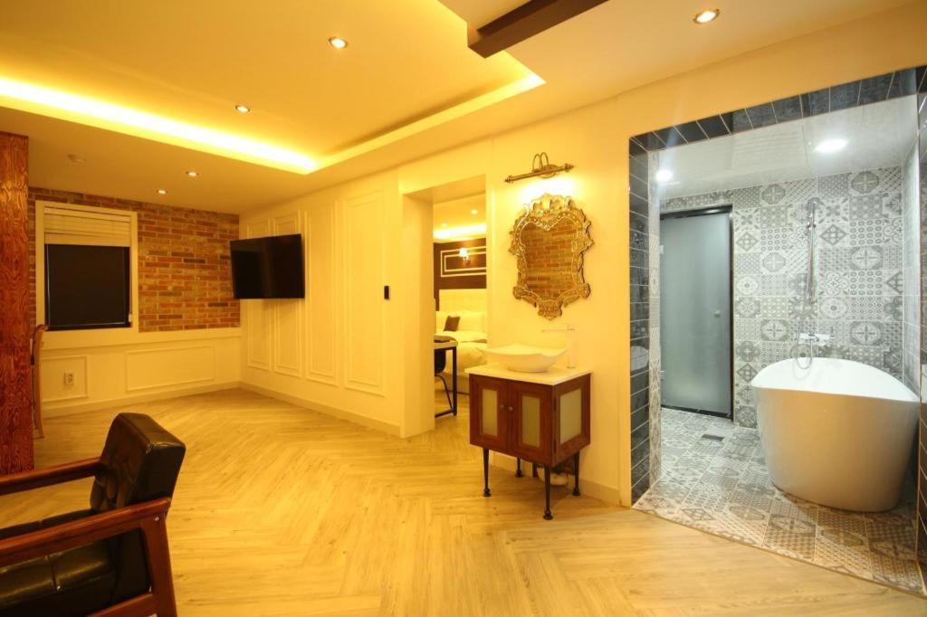Gray Hotel Busan Esterno foto